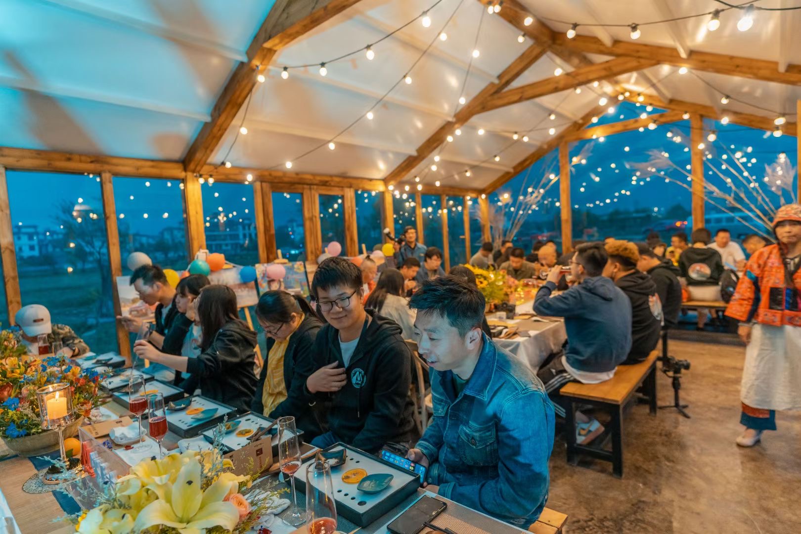 大理花伴一生玫瑰莊園 大理戶(hù)外拓展團(tuán)建純手工制鮮花餅首選之地